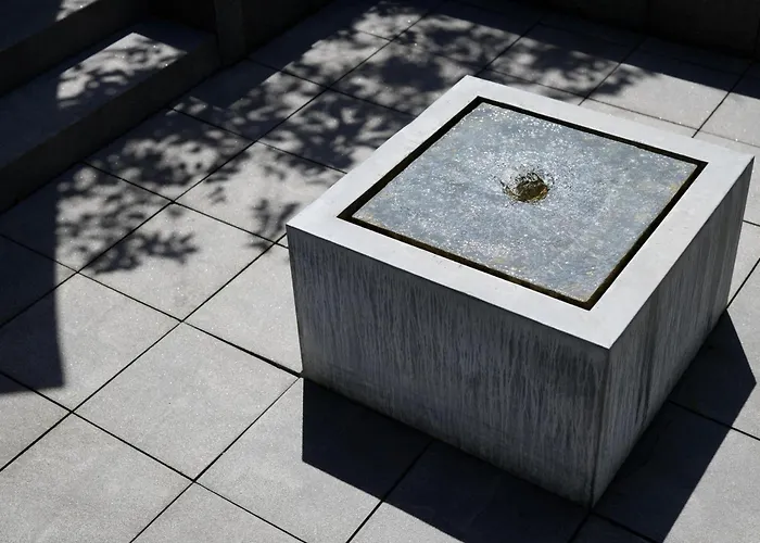 The George Hamburg Hotel